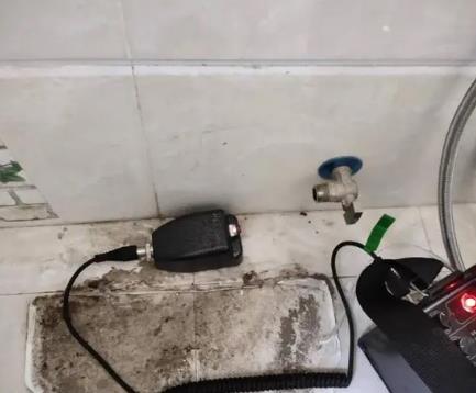松桃屋顶漏水维修公司分享下卫生间漏水的危害及解决方法